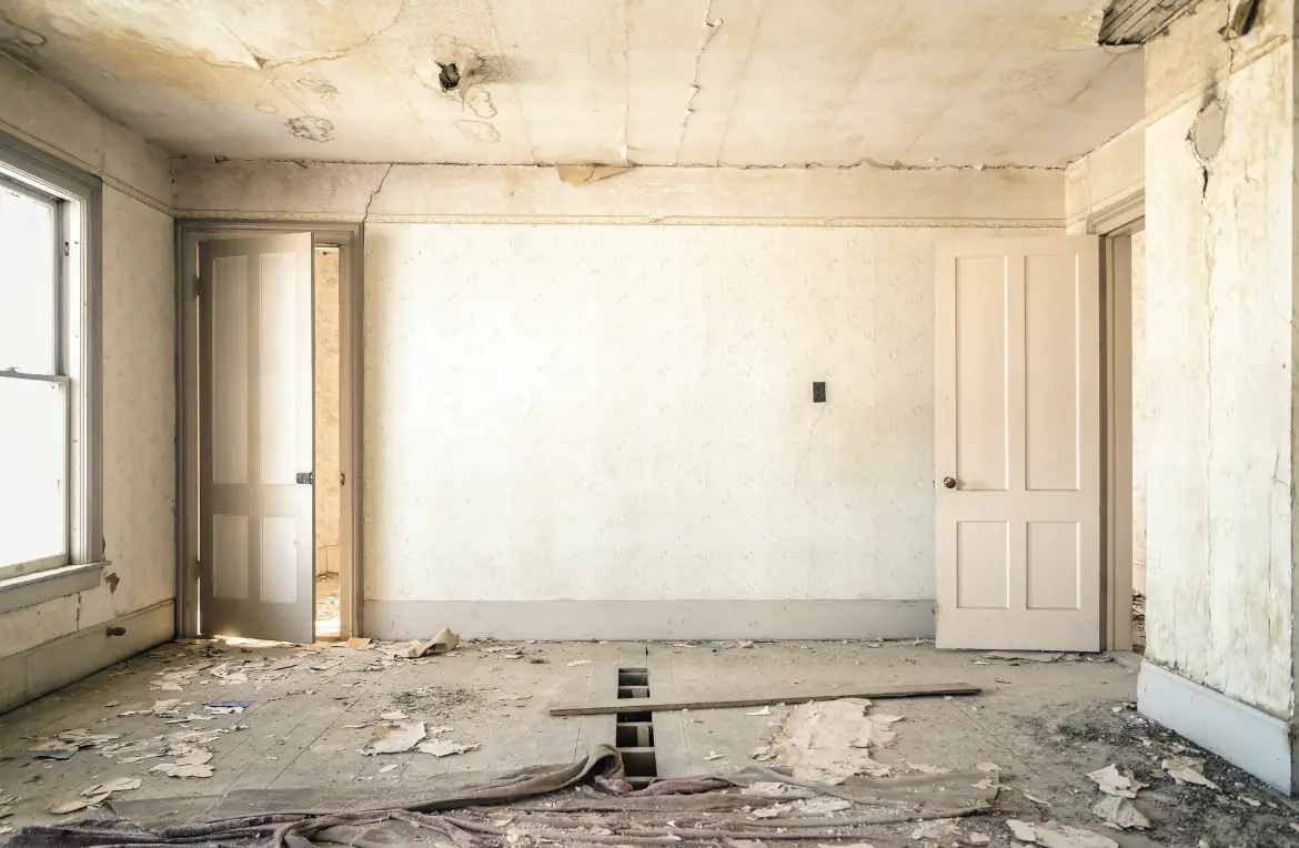 Waste disposal crew managing a cleanout project in Norridge